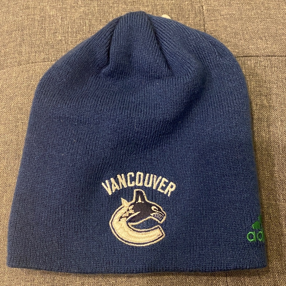 *New* Vancouver Canucks Adidas Adult Toque/Beanie Winter Hat NHL Hockey One Size